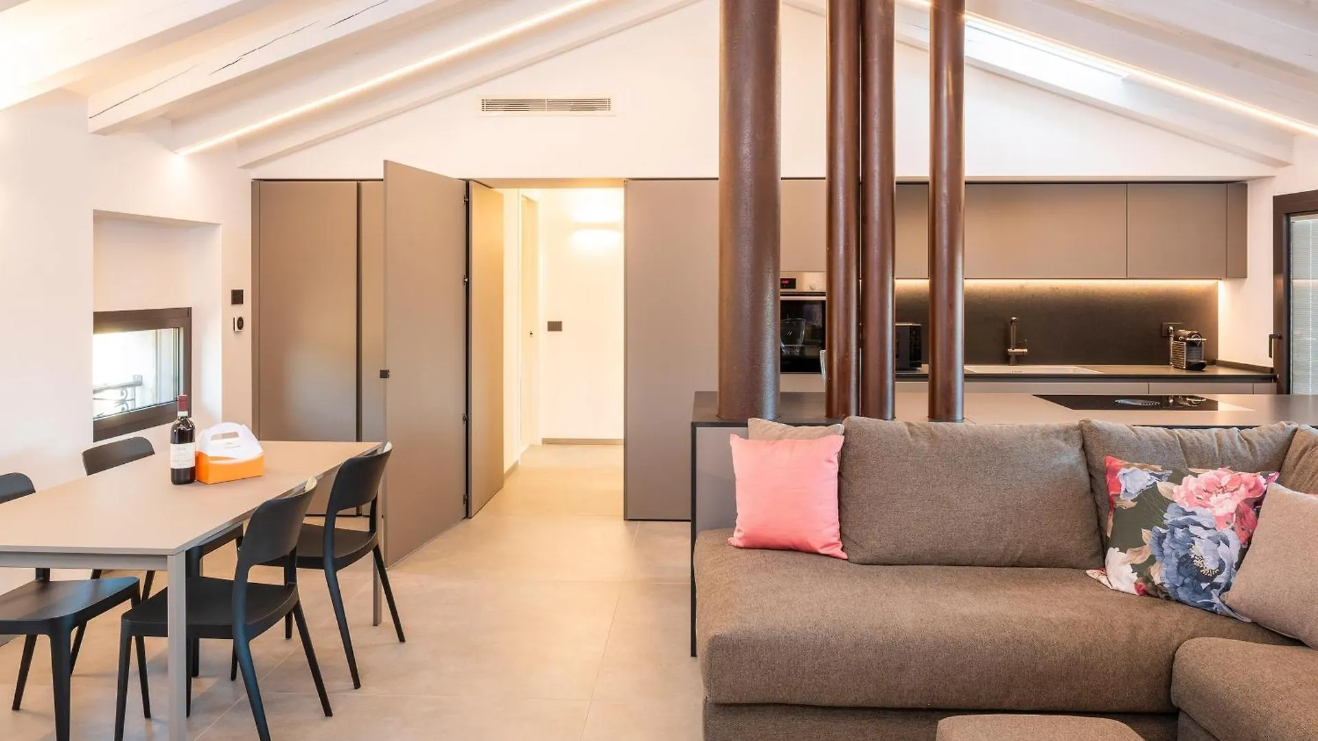 Blumen Apartment Bardolino 0*,